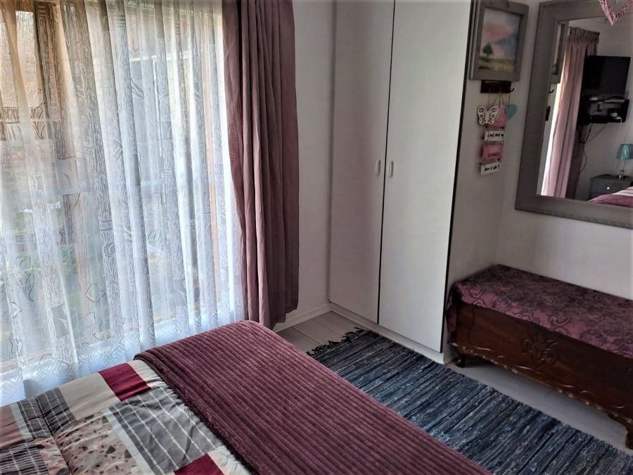 4 Bedroom Property for Sale in Wavecrest Eastern Cape